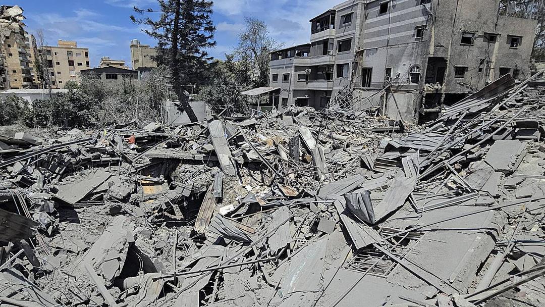 Israeli Strikes Kill 19 in Southern Lebanon