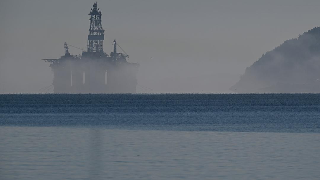 UK Allows Russian-Refined Fuel Imports Amid Price Rises