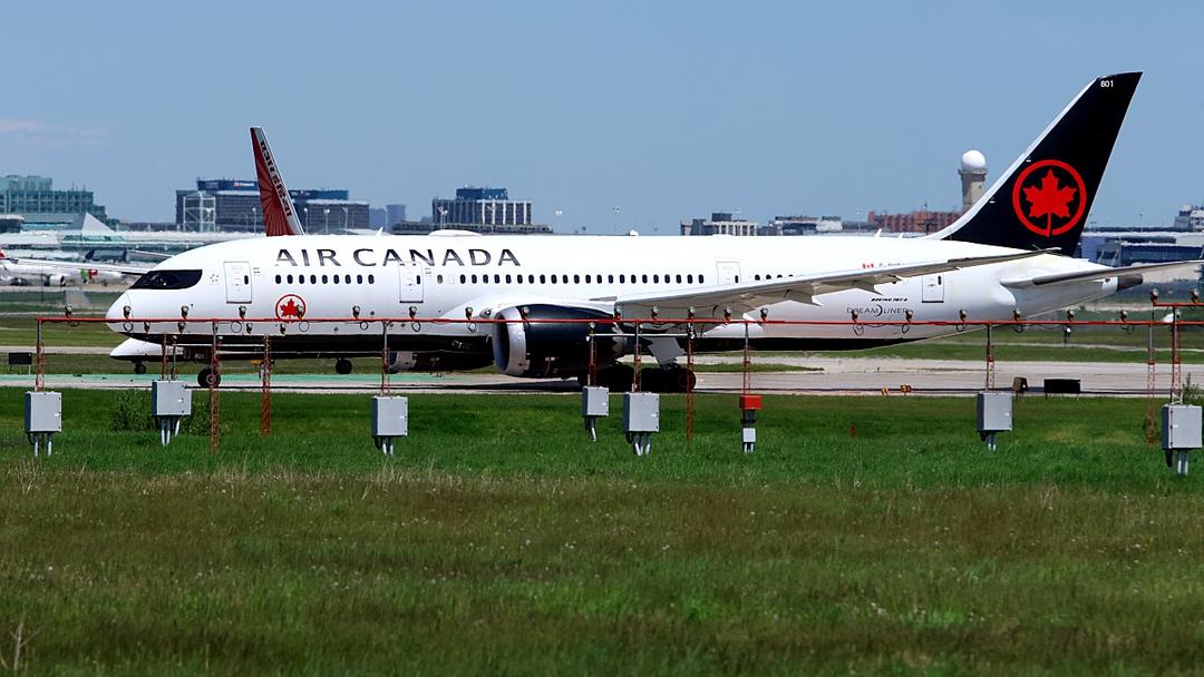 Air Canada Pilot Flew 900 Flights Without Valid Licence