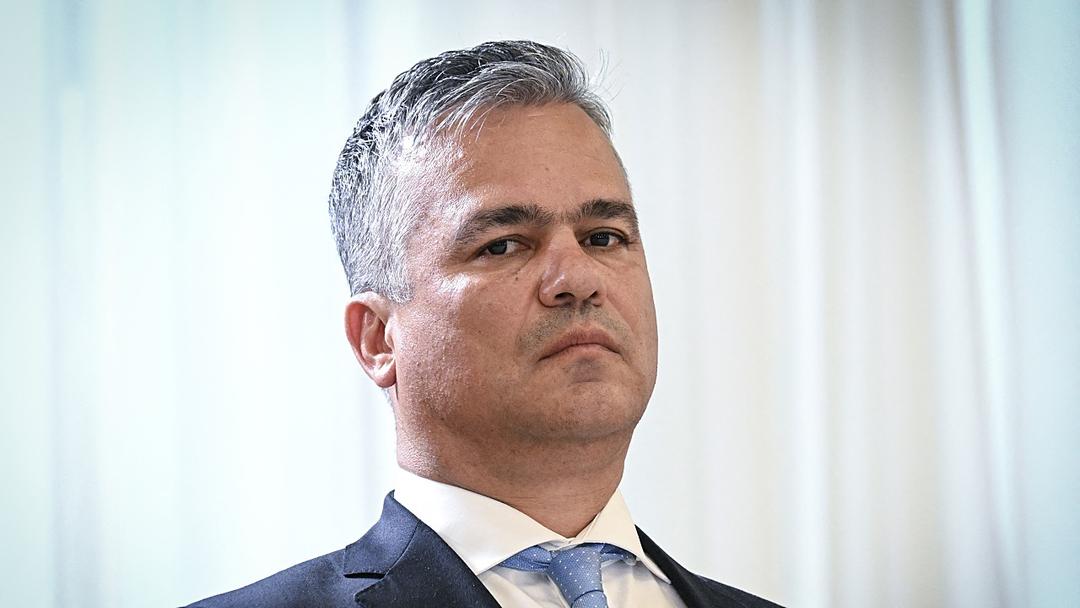 Romania Names Vestea as New Prime Minister Amid Political Crisis