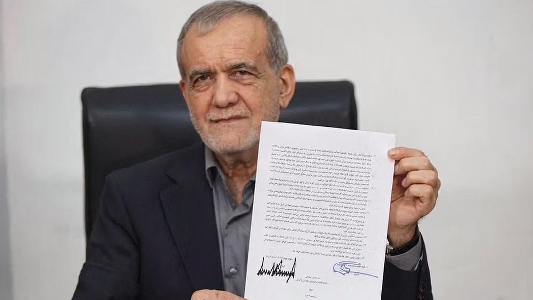 Trump, Pezeshkian Sign US-Iran MoU
