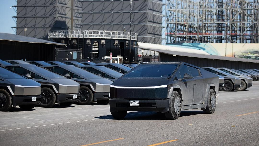 US Probes Fatal Tesla Autopilot Crash in Texas