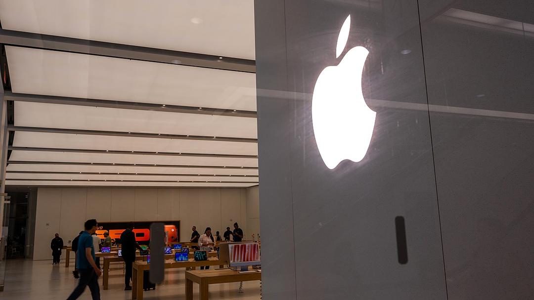Apple, Microsoft Hike Prices as AI Drives Memory Chip Shortage