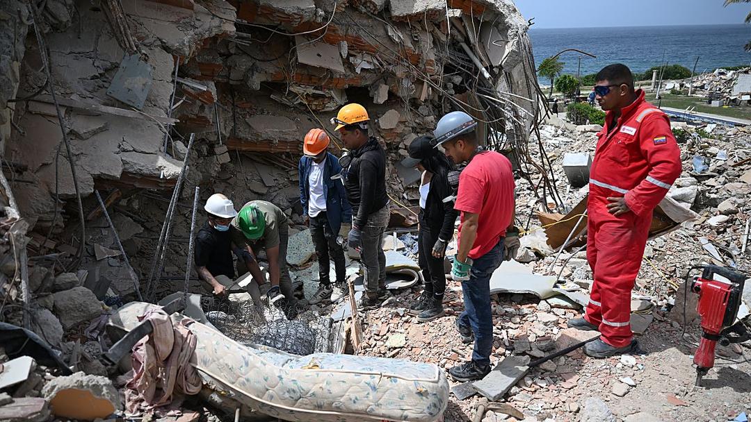 Venezuela: Quake Toll to 3,342 Amid Allegations of Aid Diversion