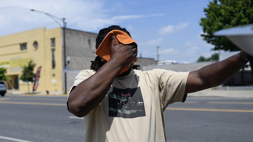 US: At Least 25 Dead Amid Record Temperatures