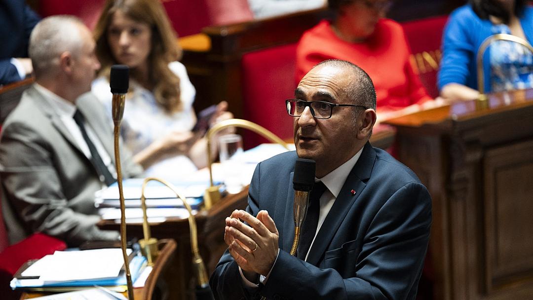 France Advances Police Law Presuming Gun Use Legal