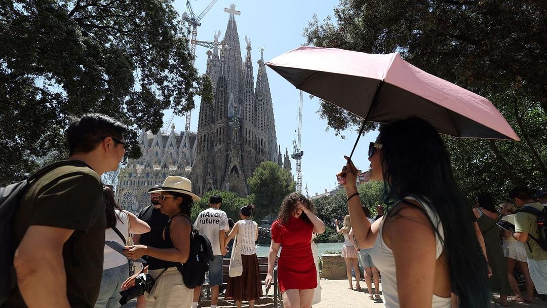 Barcelona Shatters 112-Year Heat Record at 40.7 C
