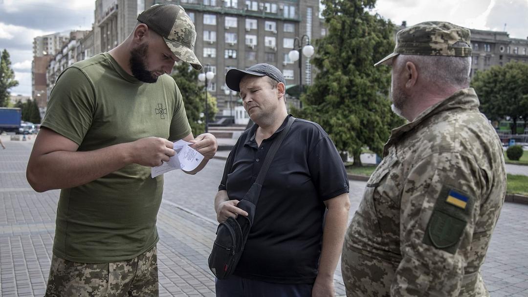 Ukraine: Residents in Lviv Clash With Military Recruitment Officers