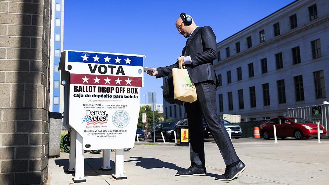 Trump Fires Election Commission Members Before Midterms