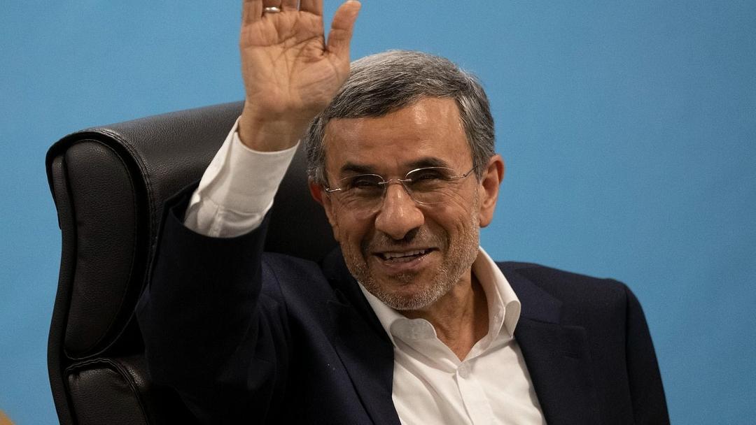 Report: Israel Courted Ahmadinejad to Lead Post-War Iran