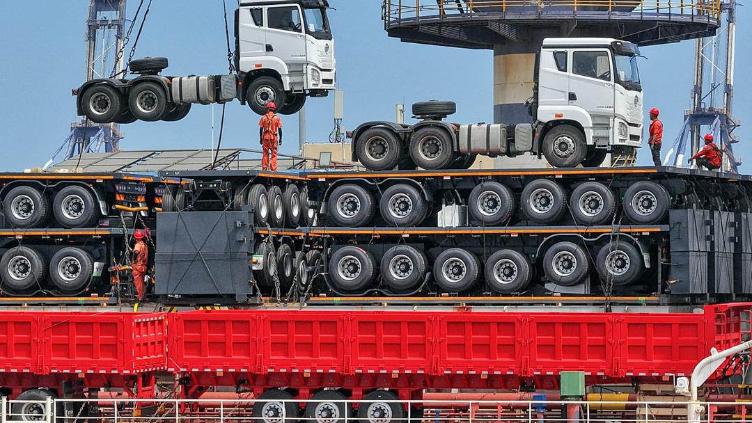 China Records Slowest GDP Growth in 4 Years