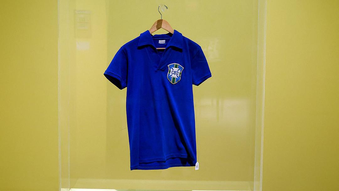 Pelé's 1958 World Cup Final Shirt Fetches $4.9M at Auction
