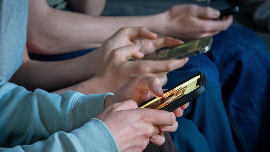 France Bans Social Media for Under-15s