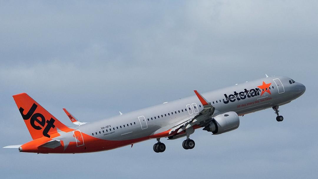 Jetstar to Charge for Overhead Locker Access From 2027