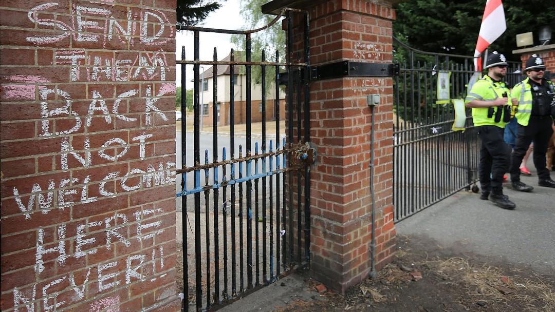 UK: 5 Arrested as Thetford Riots Continue for Third Night