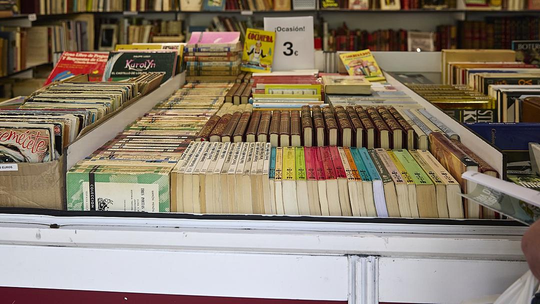 Report: Amazon Training AI on Rare Books, Destroying Them After