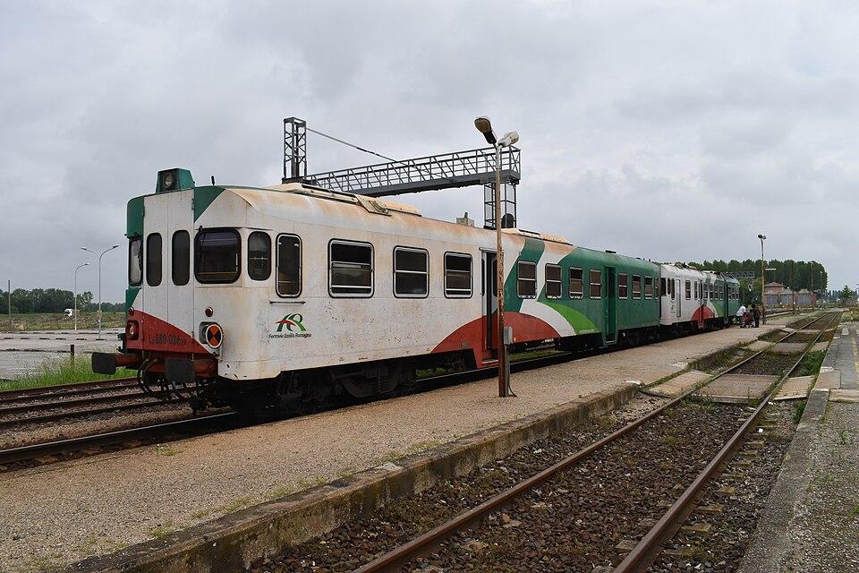 At Least 5 Killed by Speeding Train in Italy