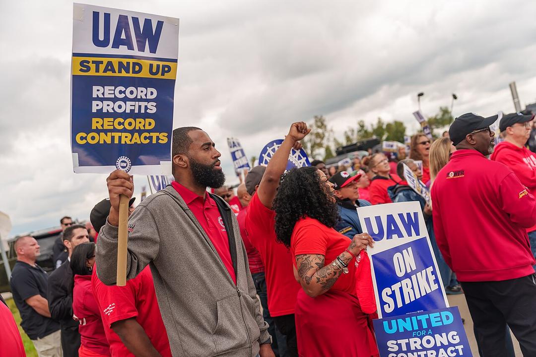 Ford, UAW Reach Tentative Labor Agreement