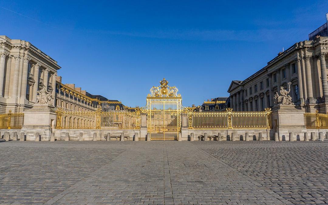 France: 18 Arrested After Bomb Threats at Airports, Palace at Versailles