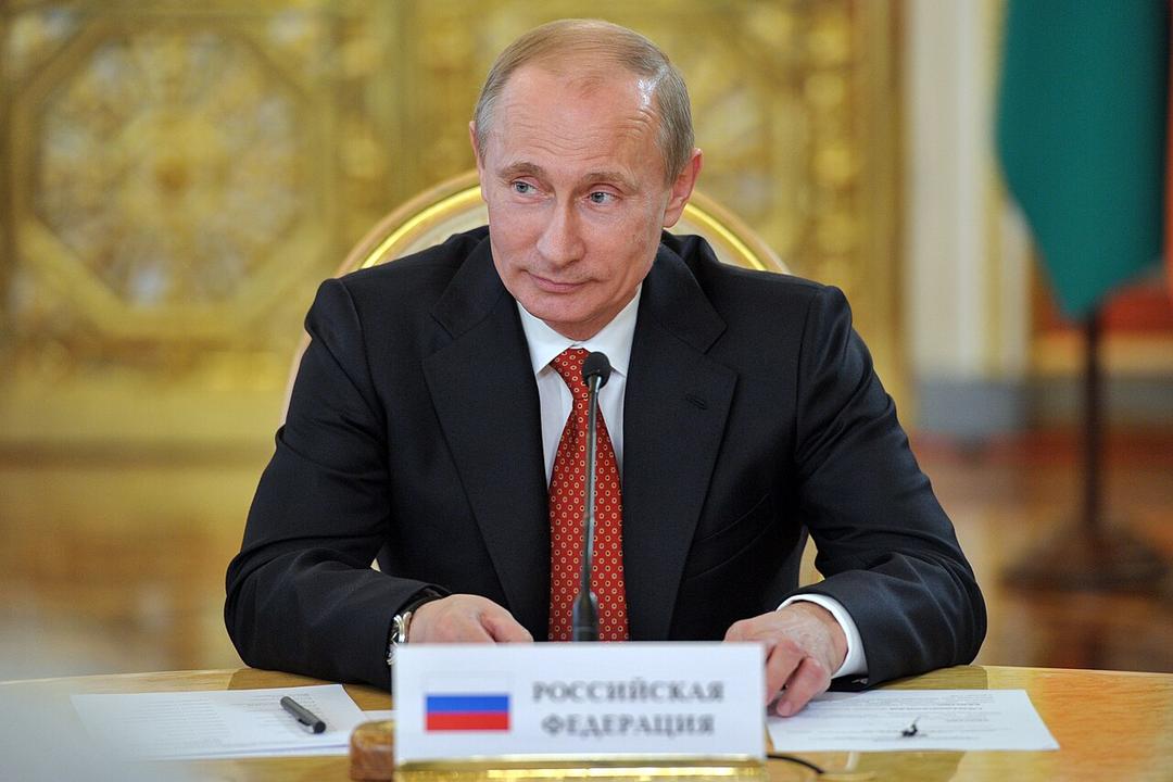 Putin Sends Jets With Hypersonic Missiles to Patrol Black Sea