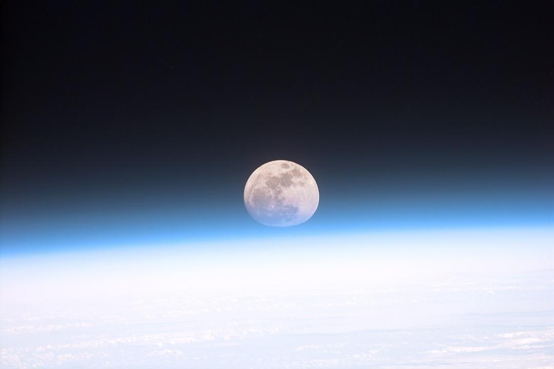 Japan Launches 'Moon Sniper' Lunar Mission