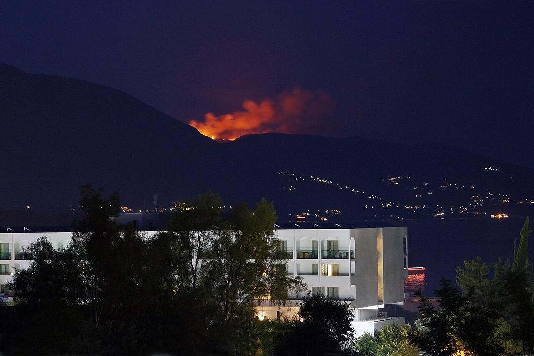 Greece: Thousands Evacuated From Islands as Wildfires Grow