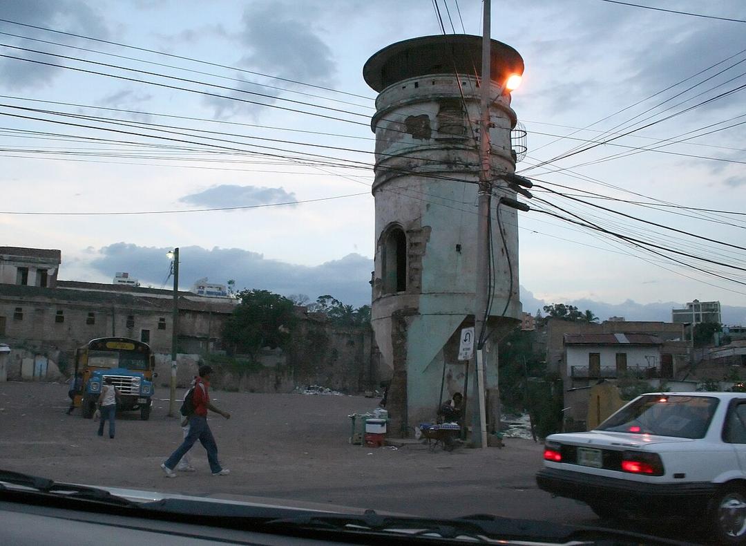 Honduran Military Seizes Prisons in Gang Crackdown