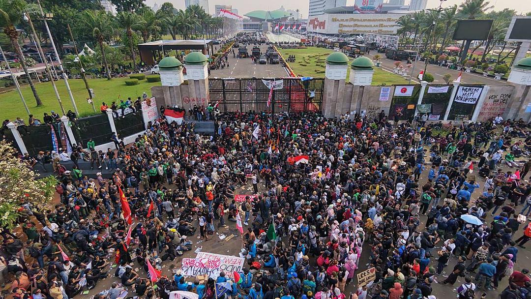 Jakarta Protests Erupt Over Anti-Corruption Demands