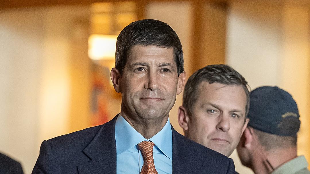 Fed's Warsh Warns of Rate Hikes if Inflation Persists