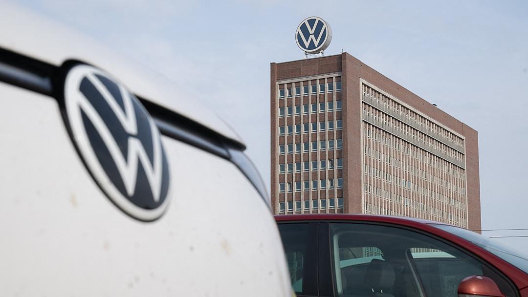 VW Approves Plan to Cut 100K Jobs by 2030