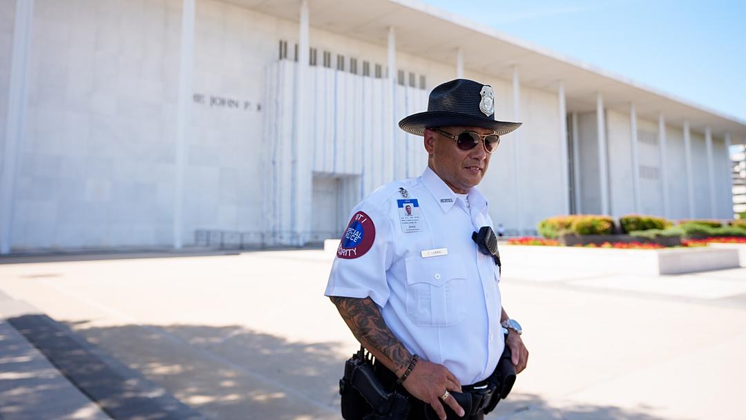 Kennedy Center Board Votes to Immediately Close Main Building
