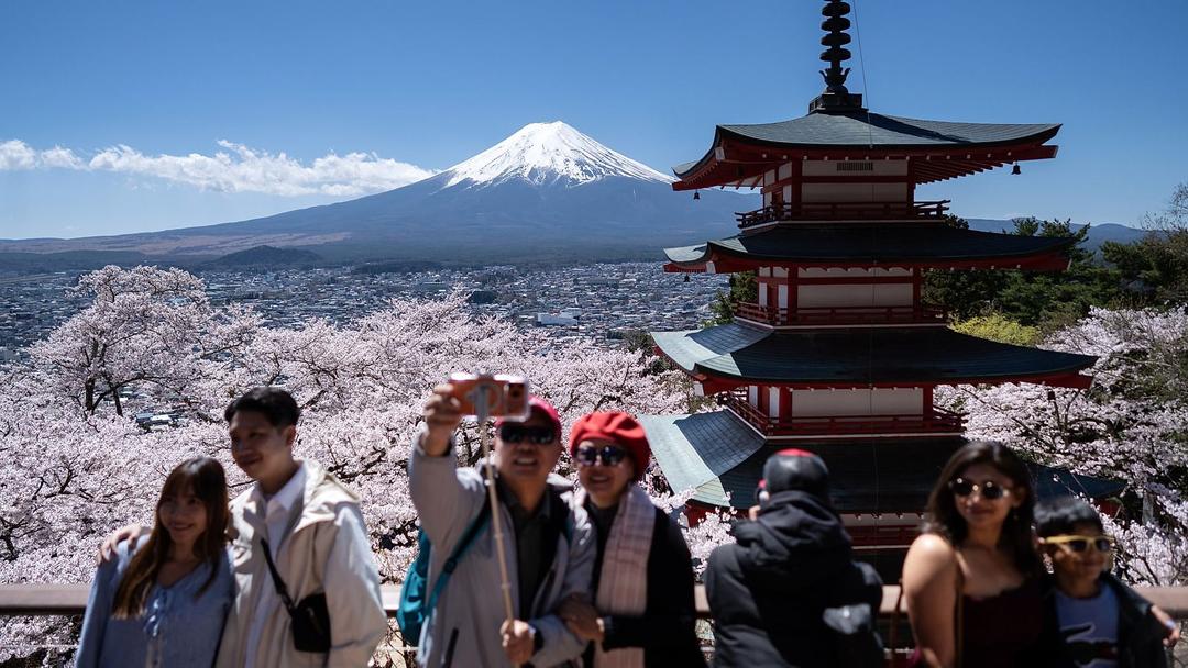 Japan: Mount Fuji Off-Season Climbers to Pay for Rescues