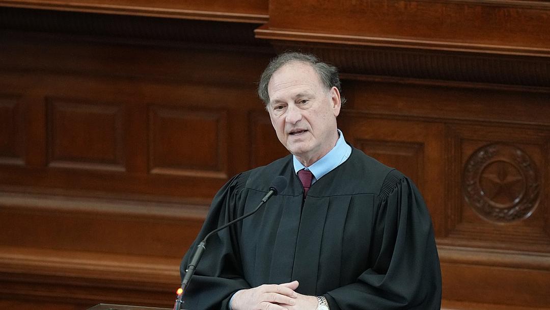 Alito Recuses From Major Climate Case at Supreme Court