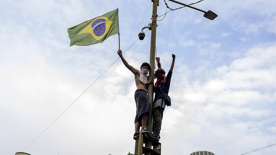 Graft Claims, Pro-Lula Rallies Mark Brazil Runoff Campaign