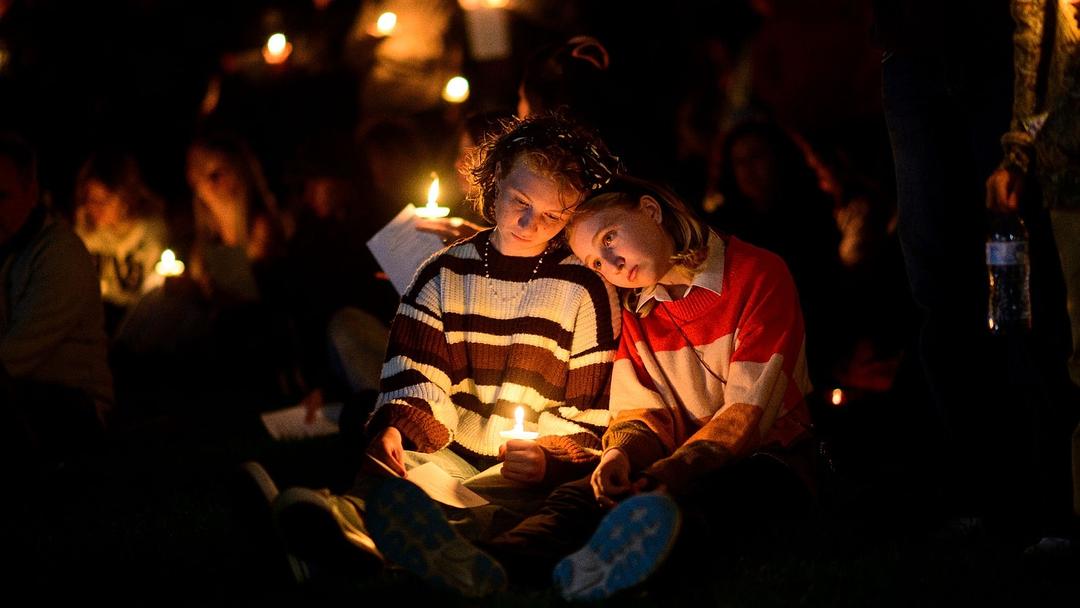 Teen Kills 3 Kids, Teacher at Oregon Elementary School