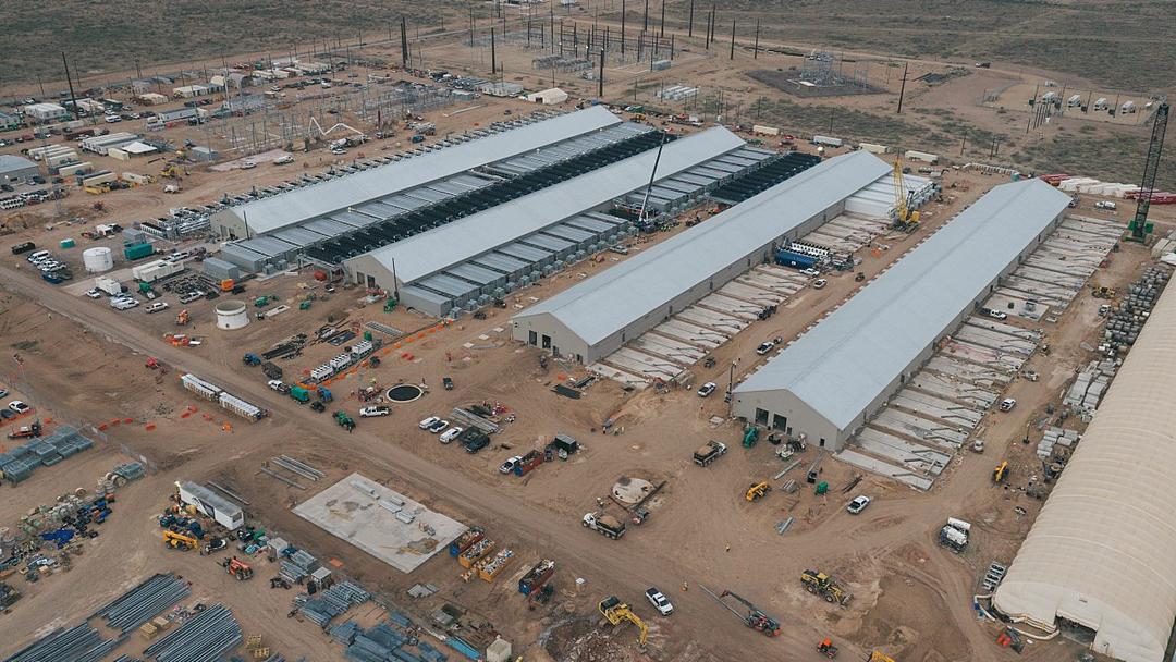 Texas Advanced 35 Data Center Permits Despite Abbott Pause