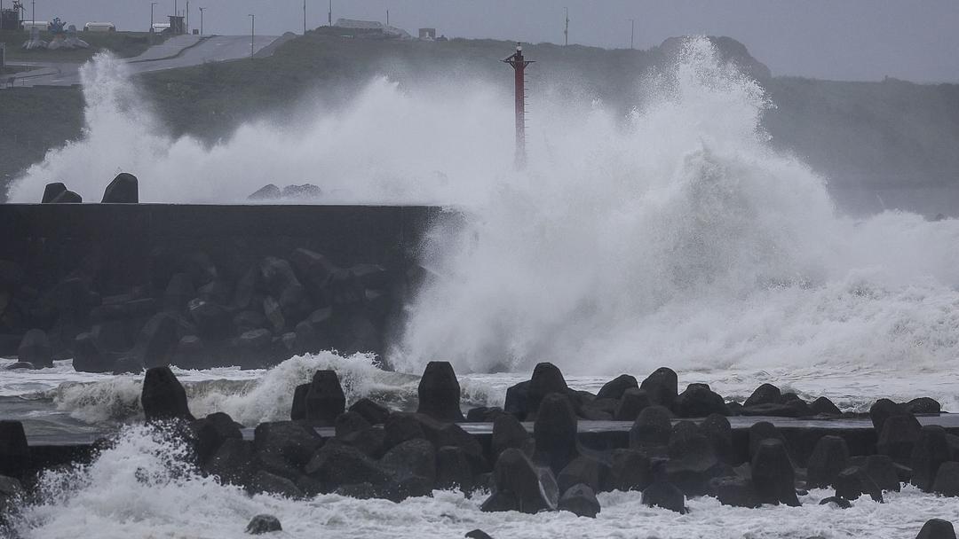 Flights Canceled Across East Asia as Typhoon Champi Nears Taiwan