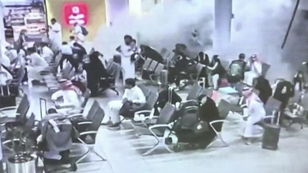 Houthis Strike Saudi Oil Pipeline, Riyadh Airport