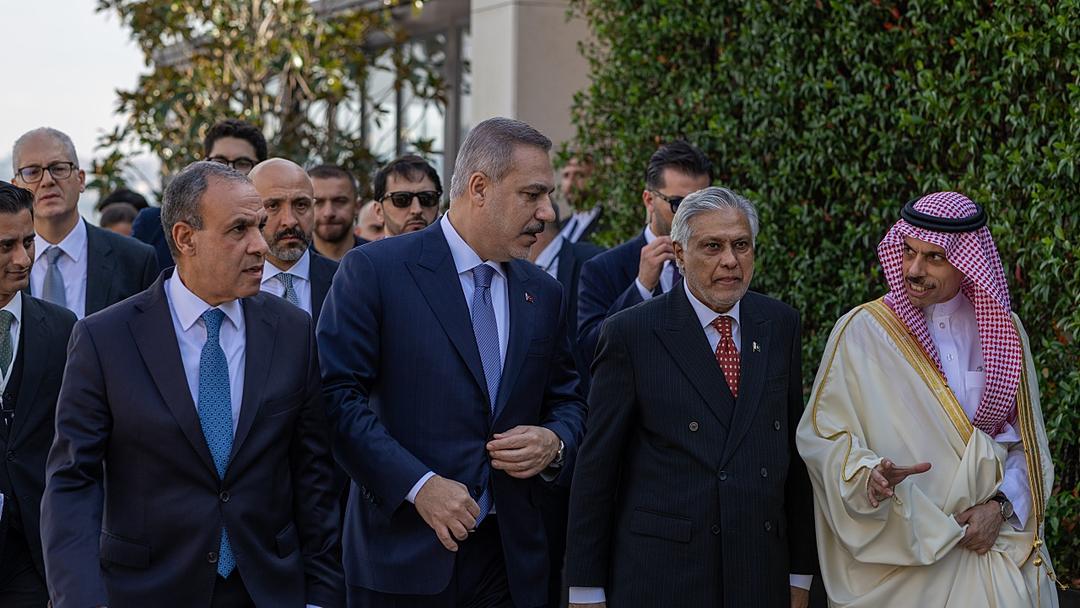 Iran, Saudi, Pakistan, Turkey Vow More Talks After Tehran Summit