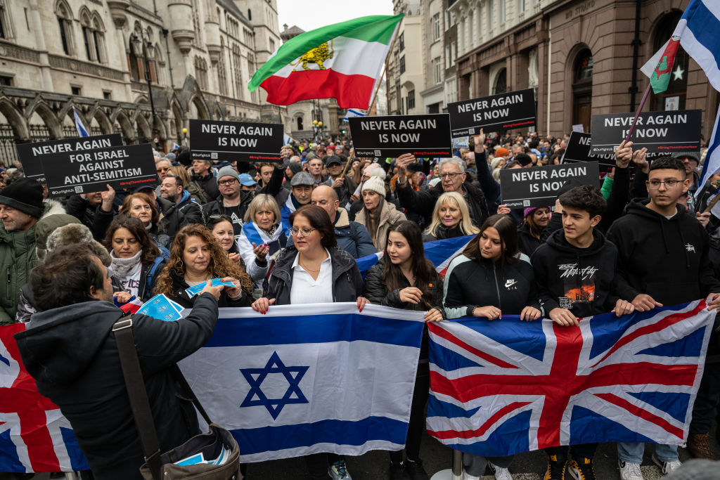 Tens of Thousands Participate in London's March Against Antisemitism