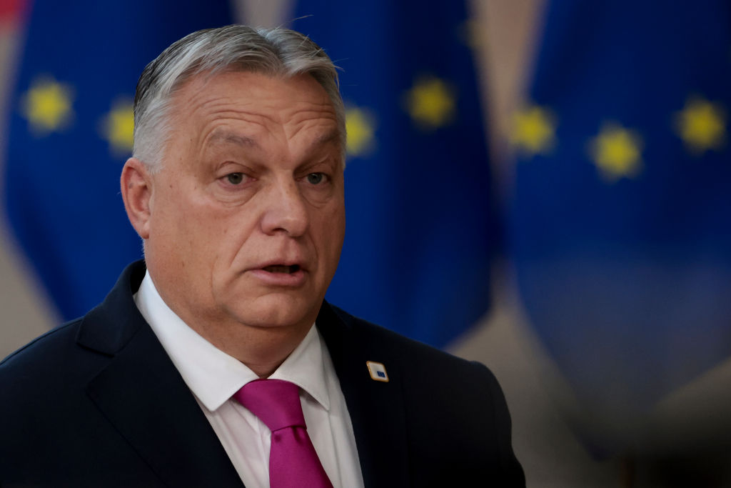 Ukraine: Hungary Blocks €50B in EU Funding Amidst Membership Talks