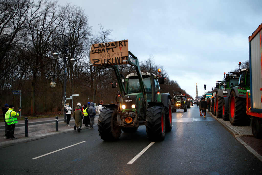 German Protests: 10K Farmers, 5K Tractors Gather in Berlin