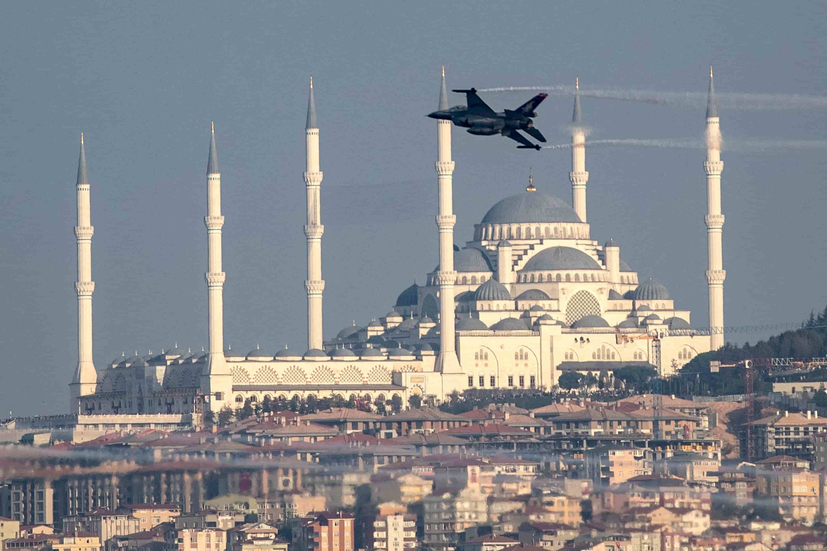 Biden Urges Congress to Quickly Approve F-16 Sale to Turkey