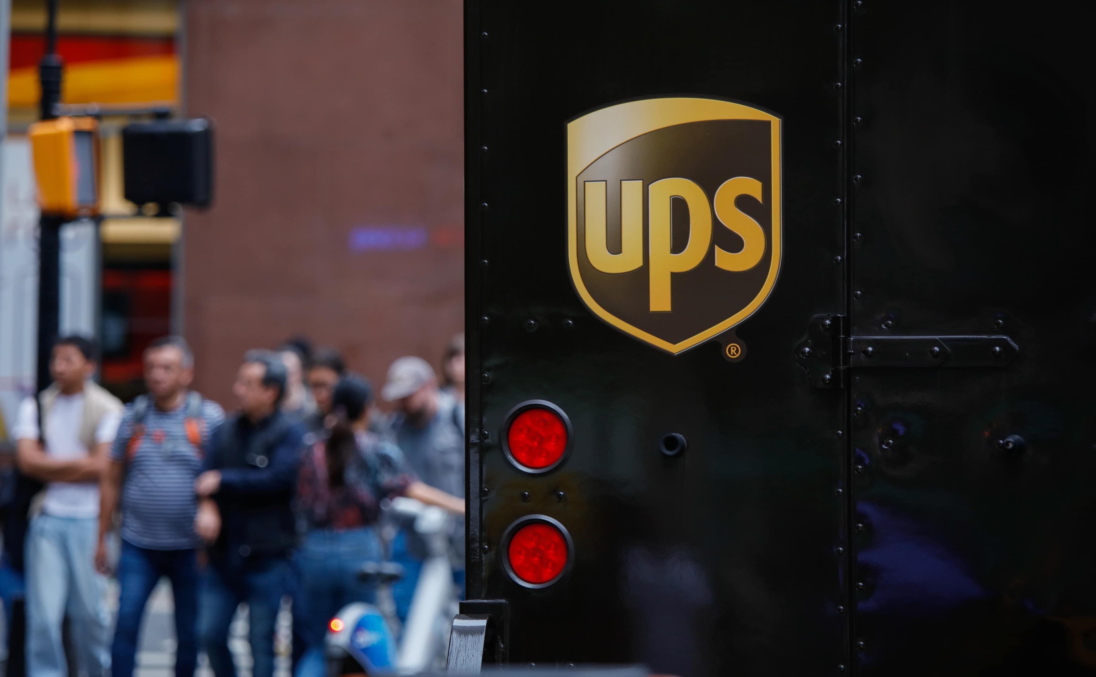 UPS to Lay Off 12K Employees