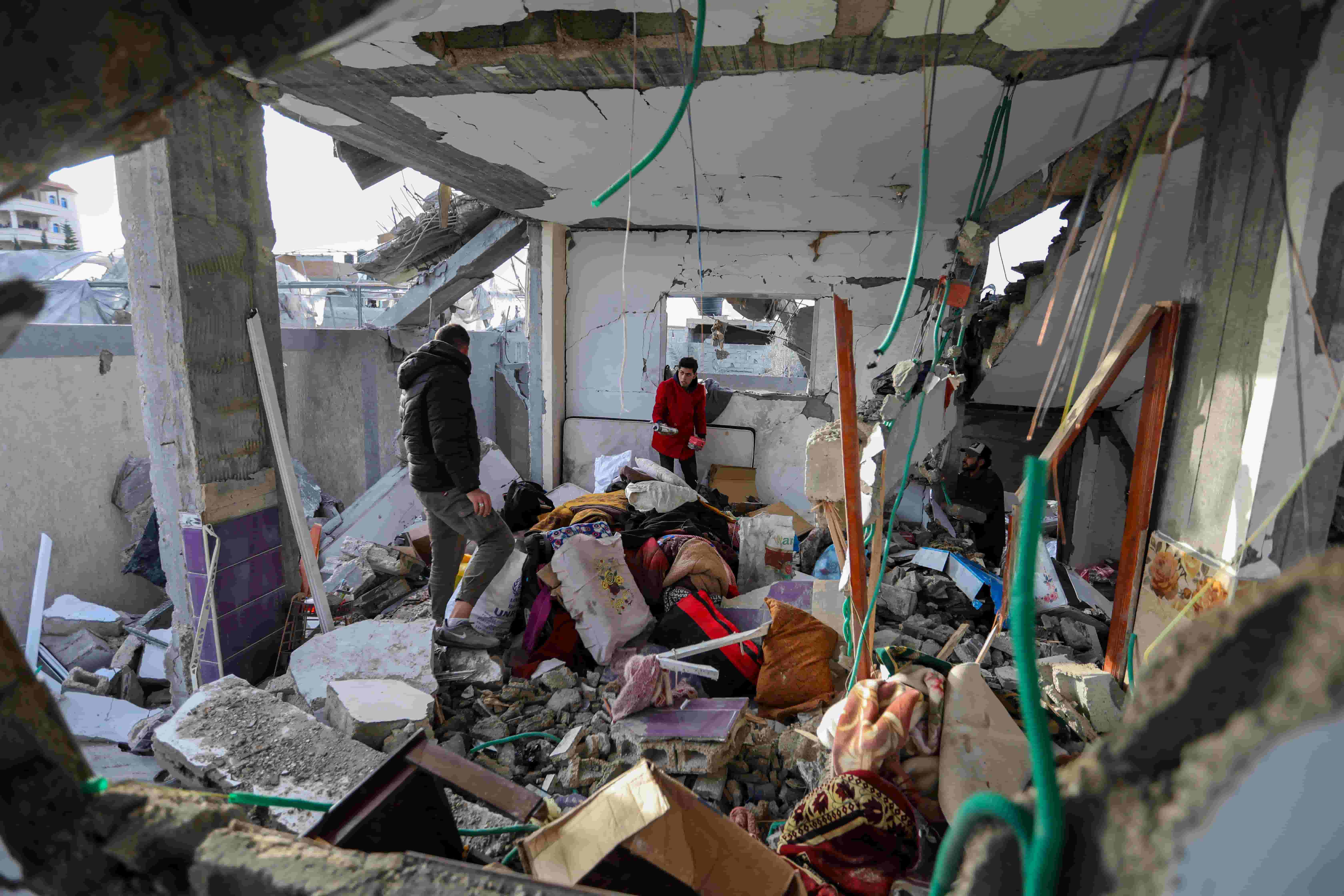 Fighting at Gaza City's al-Shifa Hospital Enters Second Week