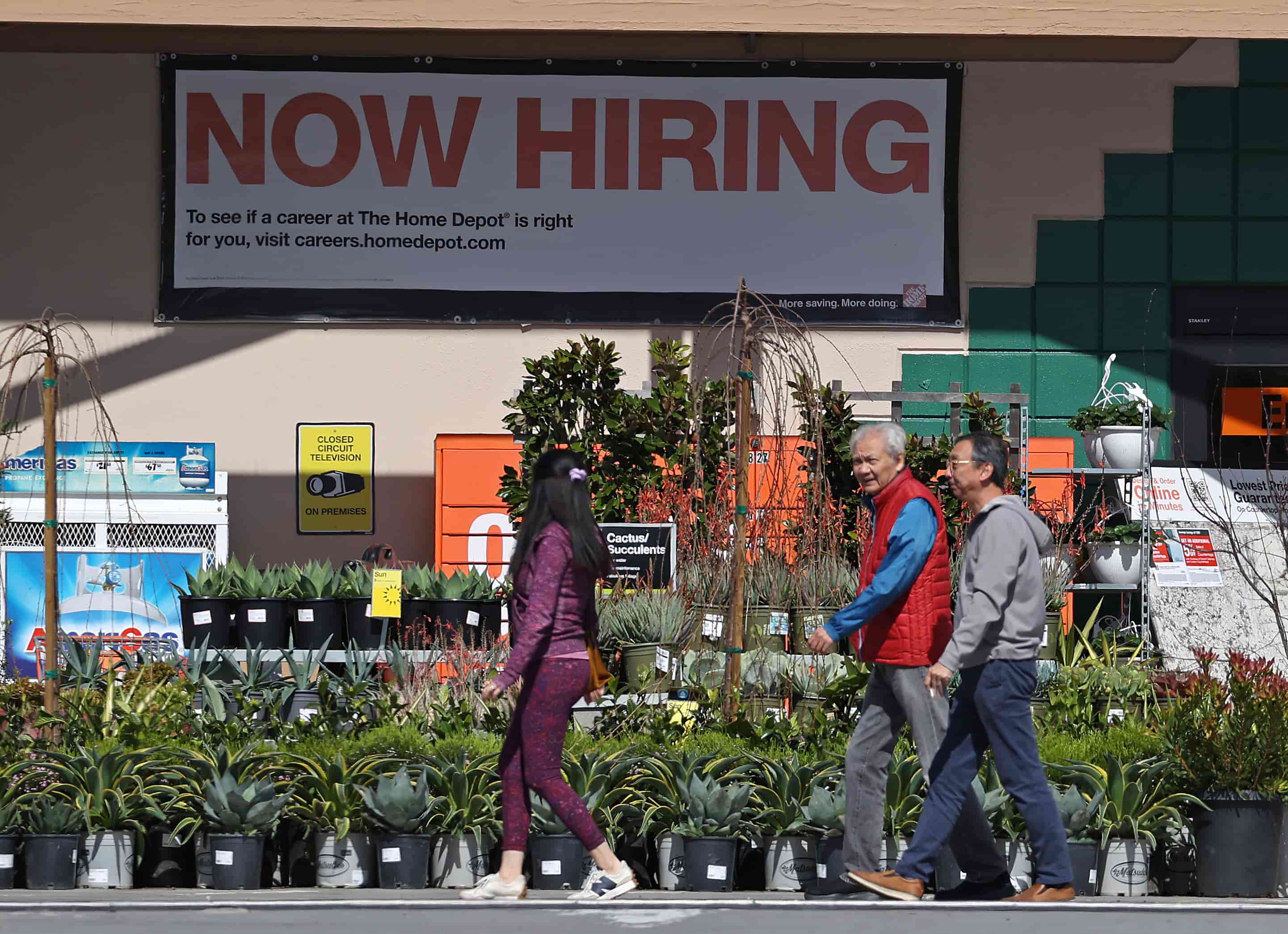 US Job Growth Spikes, Unemployment Falls to 3.8%