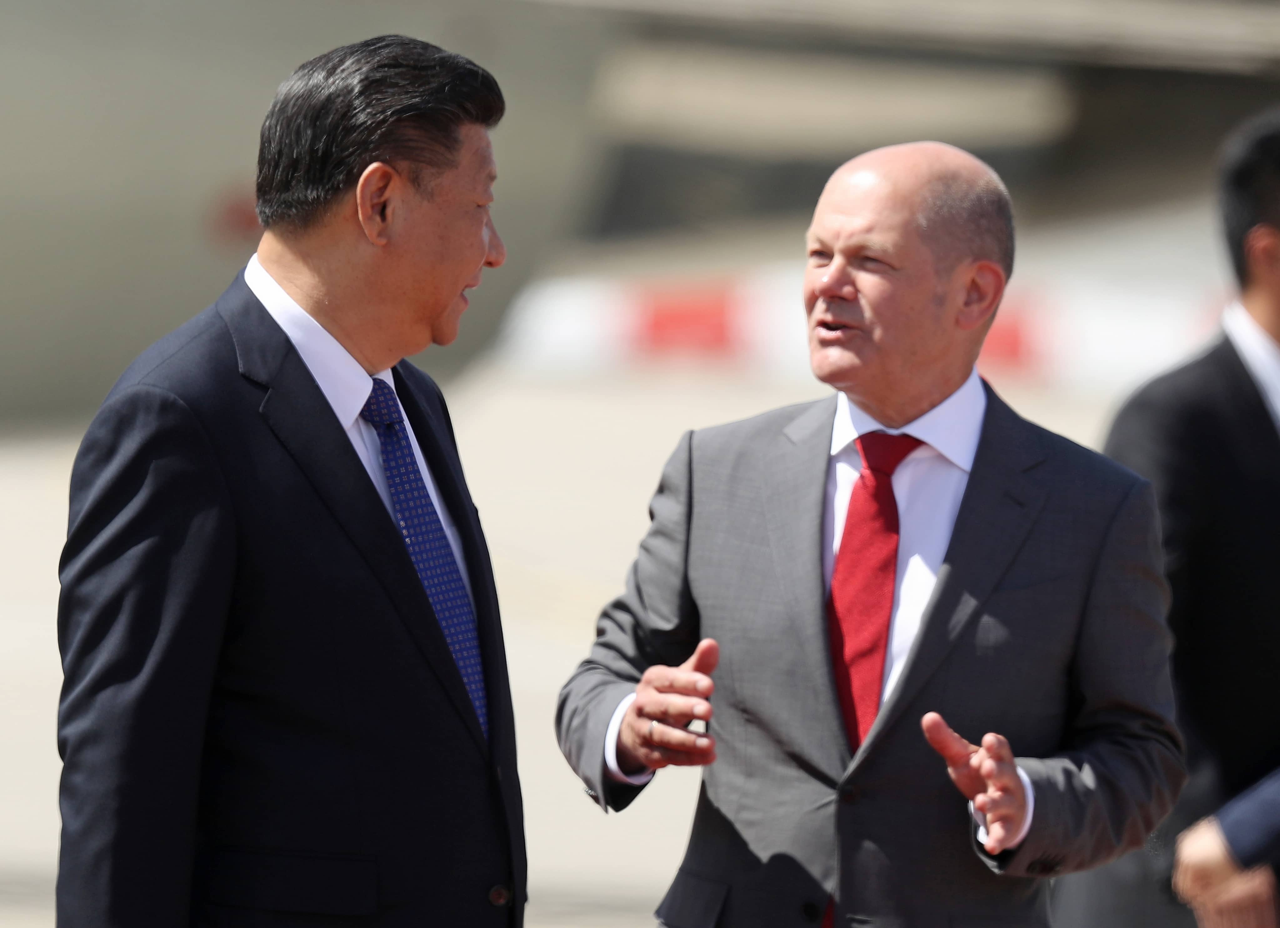Chinese President Meets with German Chancellor